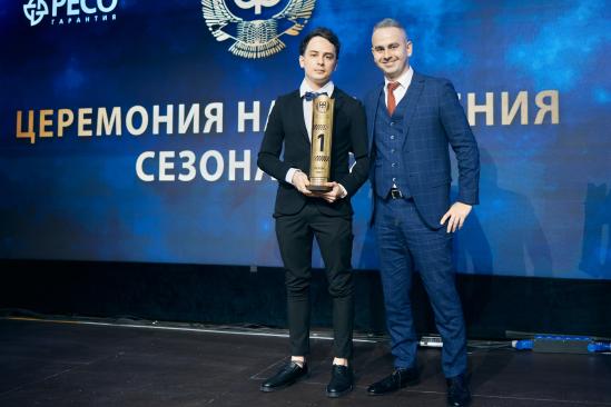 Романа Тиводара наградили на торжественной церемонии Российской автомобильной федерации по итогам сезона-2025